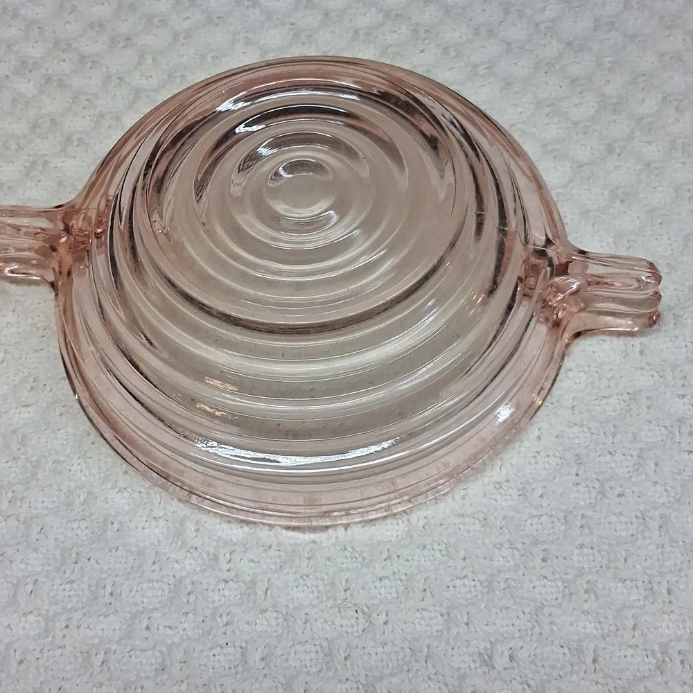 Manhattan Anchor Hocking pink depression glass bowl and sugar bowl‎ set